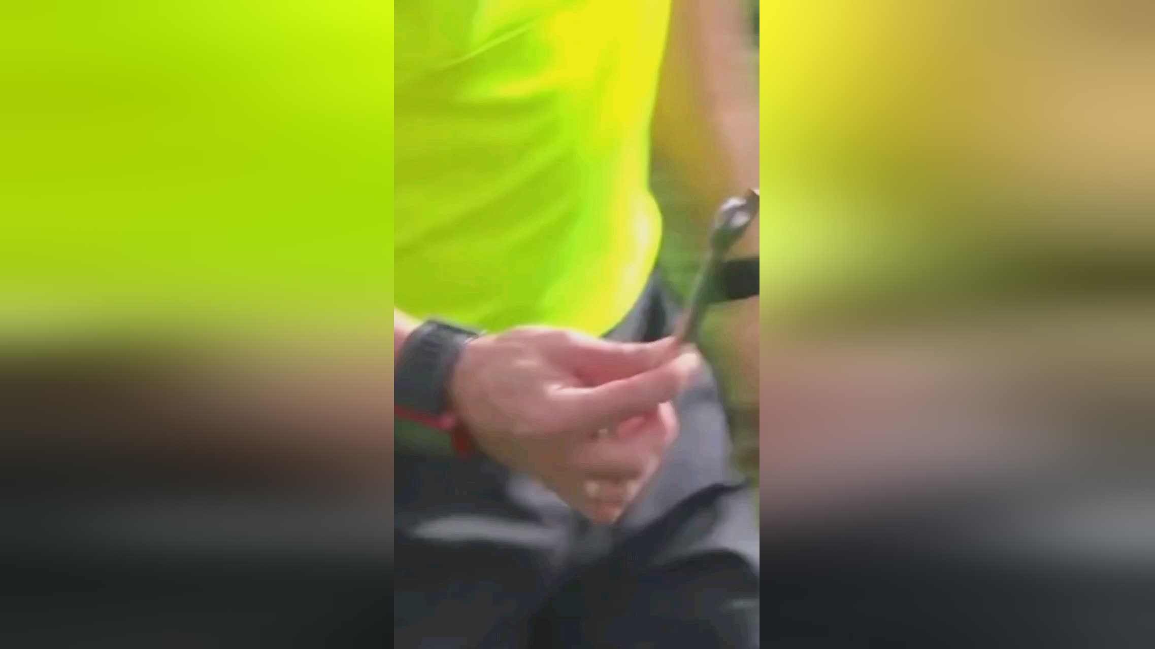 达了不满